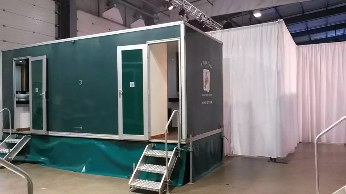 VIP Mobile Toilets For Hire